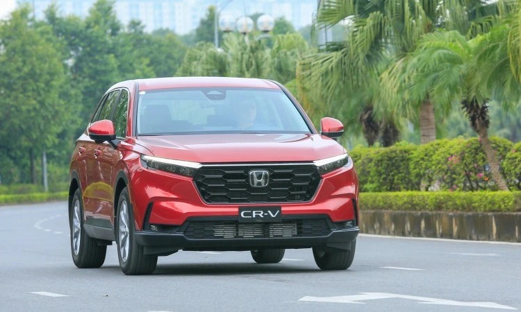 Honda CR-V ưu đãi mạnh để xả hàng xe sản xuất năm 2023.