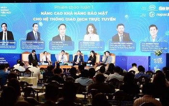 99% doanh nghiệp giao dịch nộp thuế điện tử, ngành thuế thanh lý hết xe chở tiền