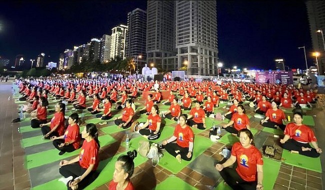 Đồng diễn Yoga tại Đà Nẵng lan tỏa thông điệp vì một thế giới hoà bình và hữu nghị