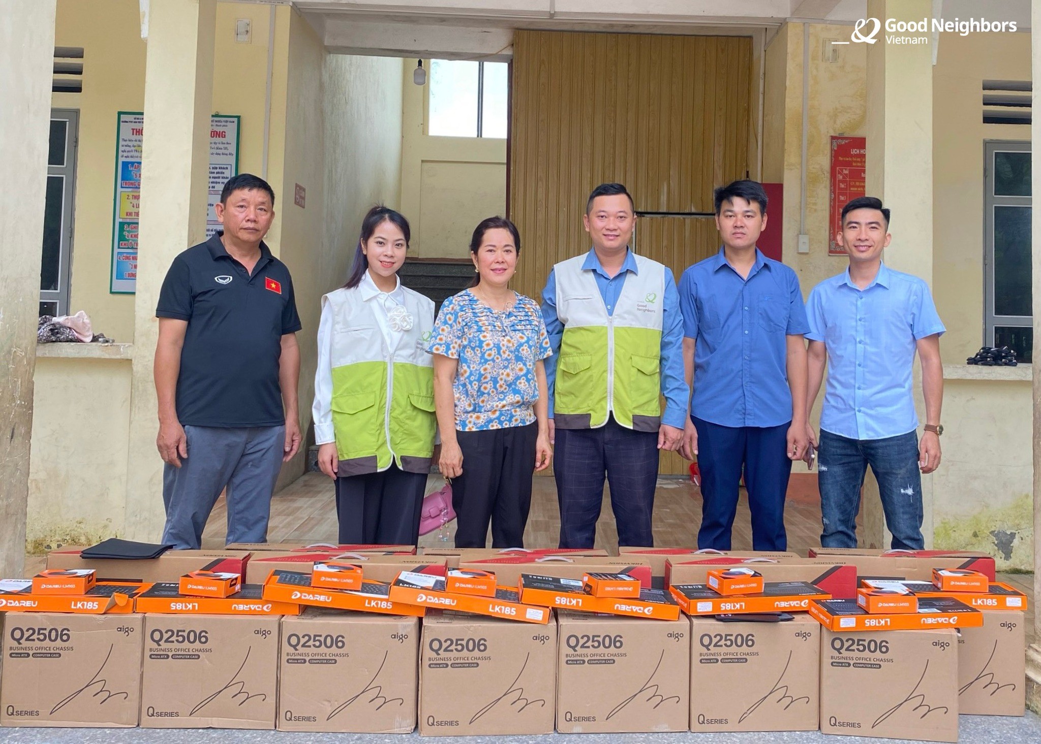 GNI hỗ trợ máy tính để bàn cho trường học ở huyện Quang Bình, tỉnh Hà Giang. (Ảnh: GNI)