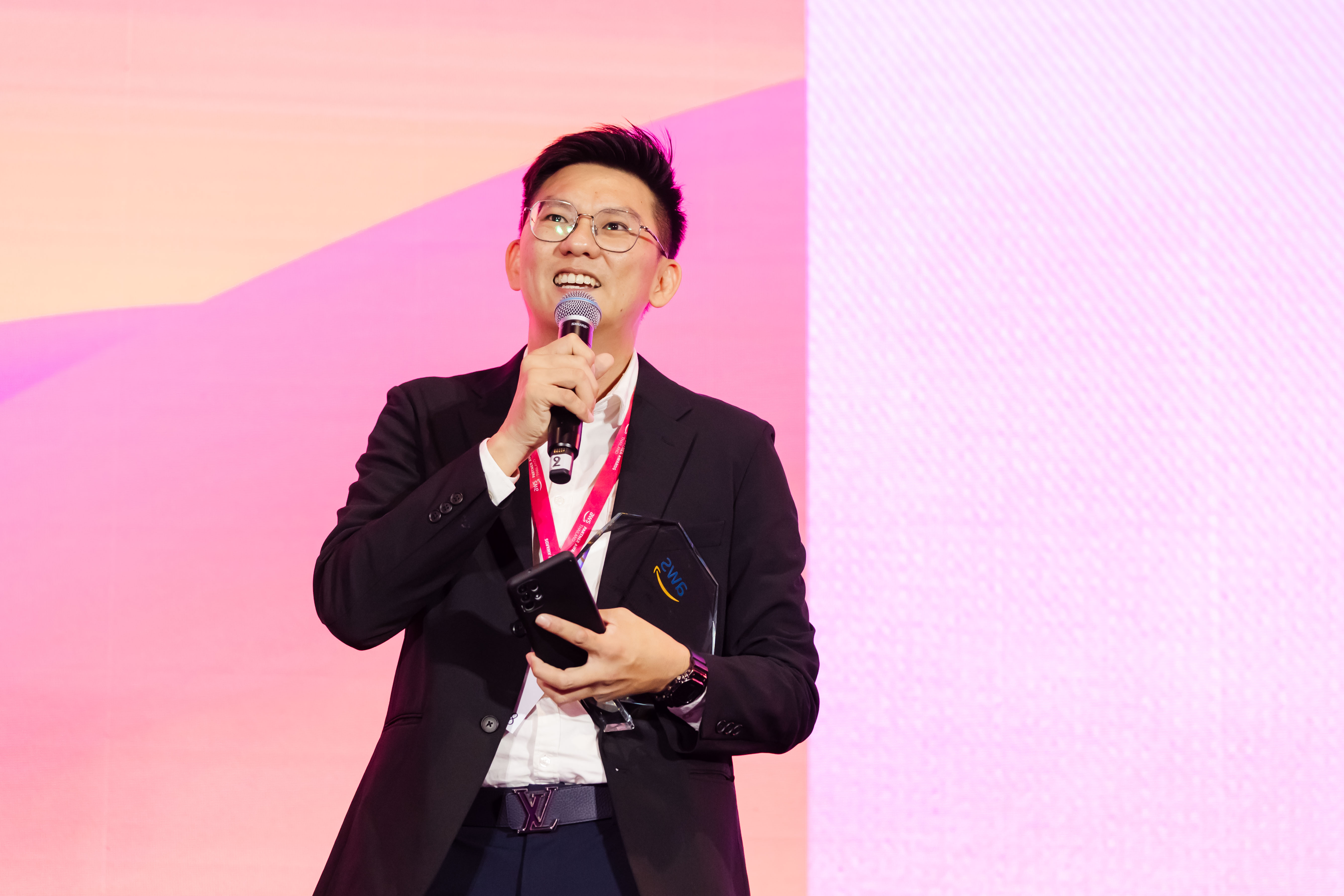 COO Toh Zhen Yang giving G-AsiaPacific's winning speech.