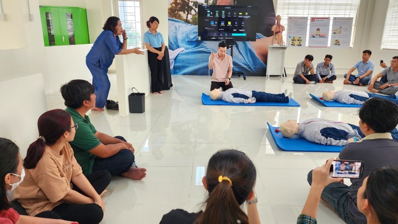 Operation Smile hỗ trợ đào tạo cho 126 nhân viên y tế ở Quảng Ngãi về hồi sức tim phổi
