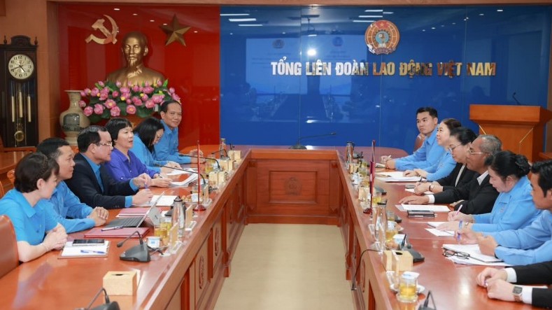 Công đoàn Việt Nam và Lào: Tăng cường hơn nữa hiệu quả hợp tác lâu dài