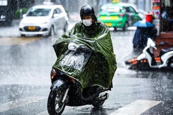 Thời tiết hôm nay 5/7: Cảnh báo mưa dông, lốc sét trên cả nước