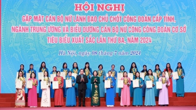 Biểu dương 95 cán bộ nữ công đoàn xuất sắc năm 2024