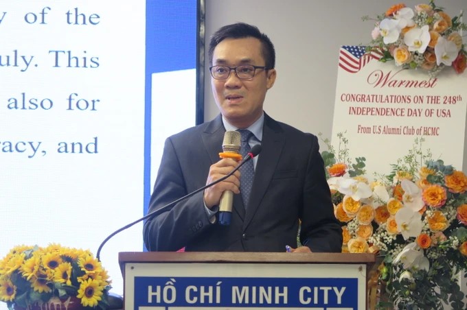 Ông Phạm Xuân Hoàng Ân, Phó Chủ tịch Hội Hữu nghị Việt Nam - Hoa Kỳ TPHCM, phát biểu tại buổi họp mặt. Ảnh: HUFO