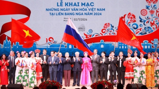 “Khán giả Nga dành những tràng pháo tay không ngớt cho các nghệ sĩ Việt Nam”