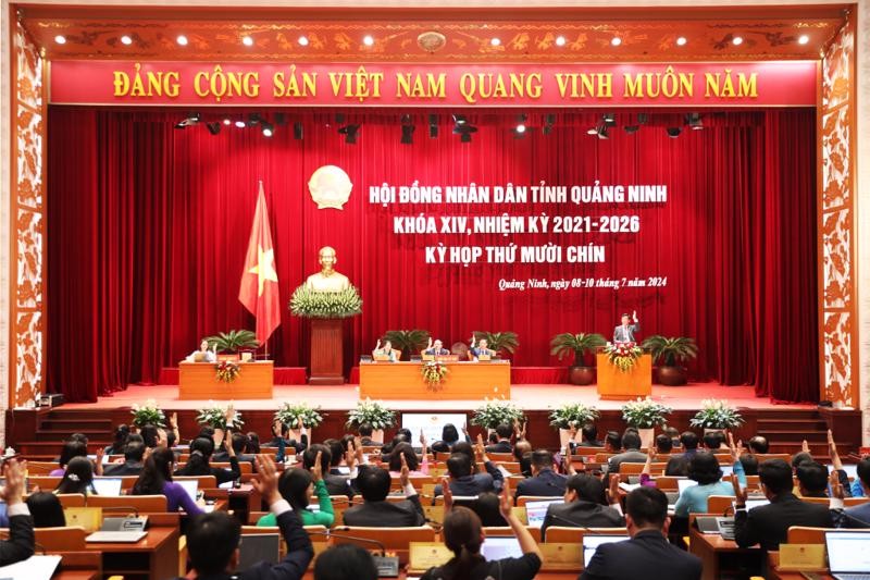 Quảng Ninh: Thông qua 25 nghị quyết phát triển kinh tế, xã hội