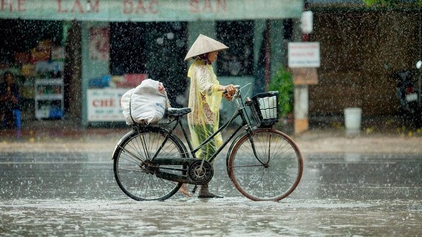 Thời tiết hôm nay 14/7: cảnh báo dông, tố, lốc, sét ở nội thành Hà Nội
