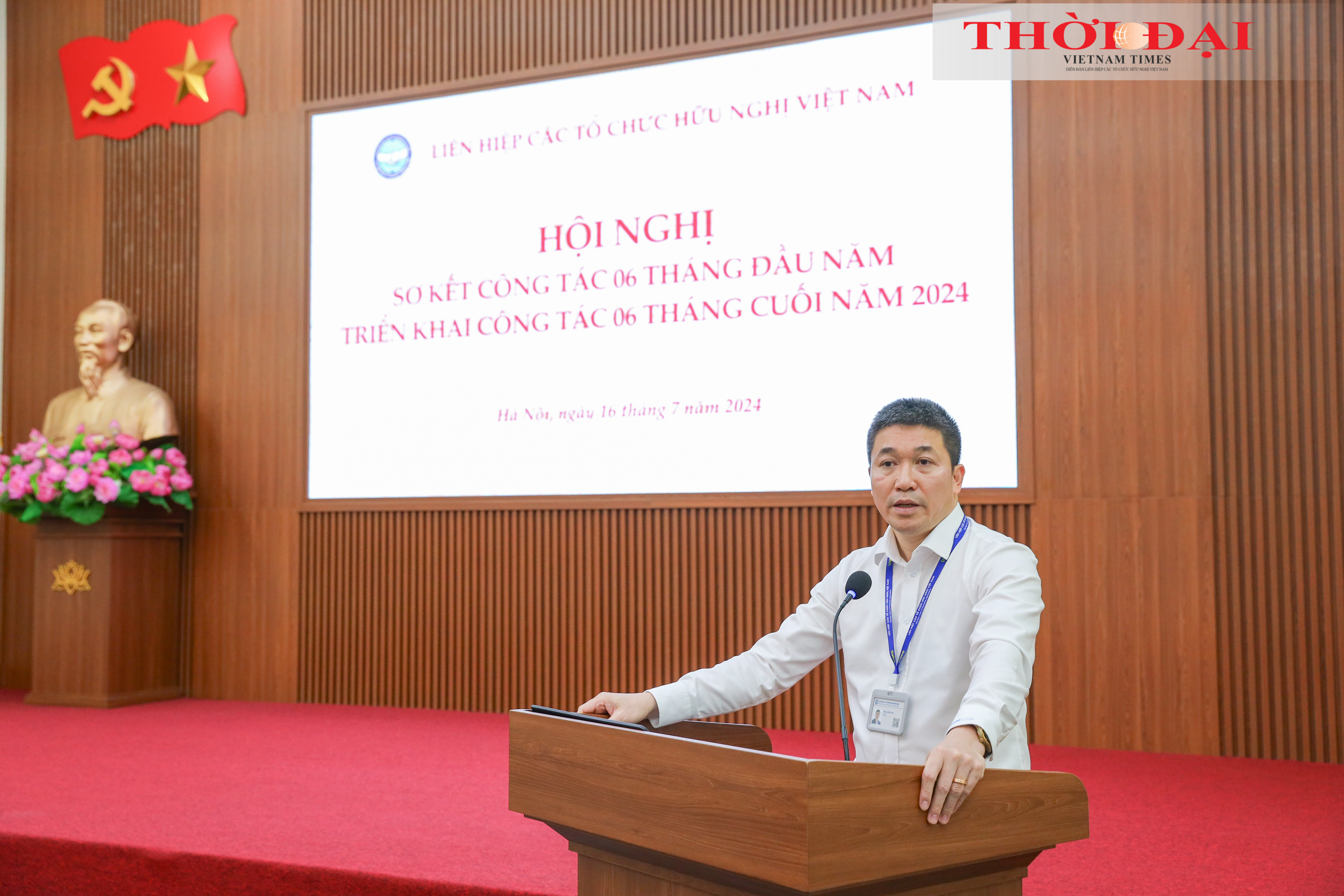 Chủ tịch Liên hiệp các tổ chức hữu nghị Việt Nam Phan Anh Sơn phát biểu tại hội nghị. (Ảnh: Đinh Hòa)