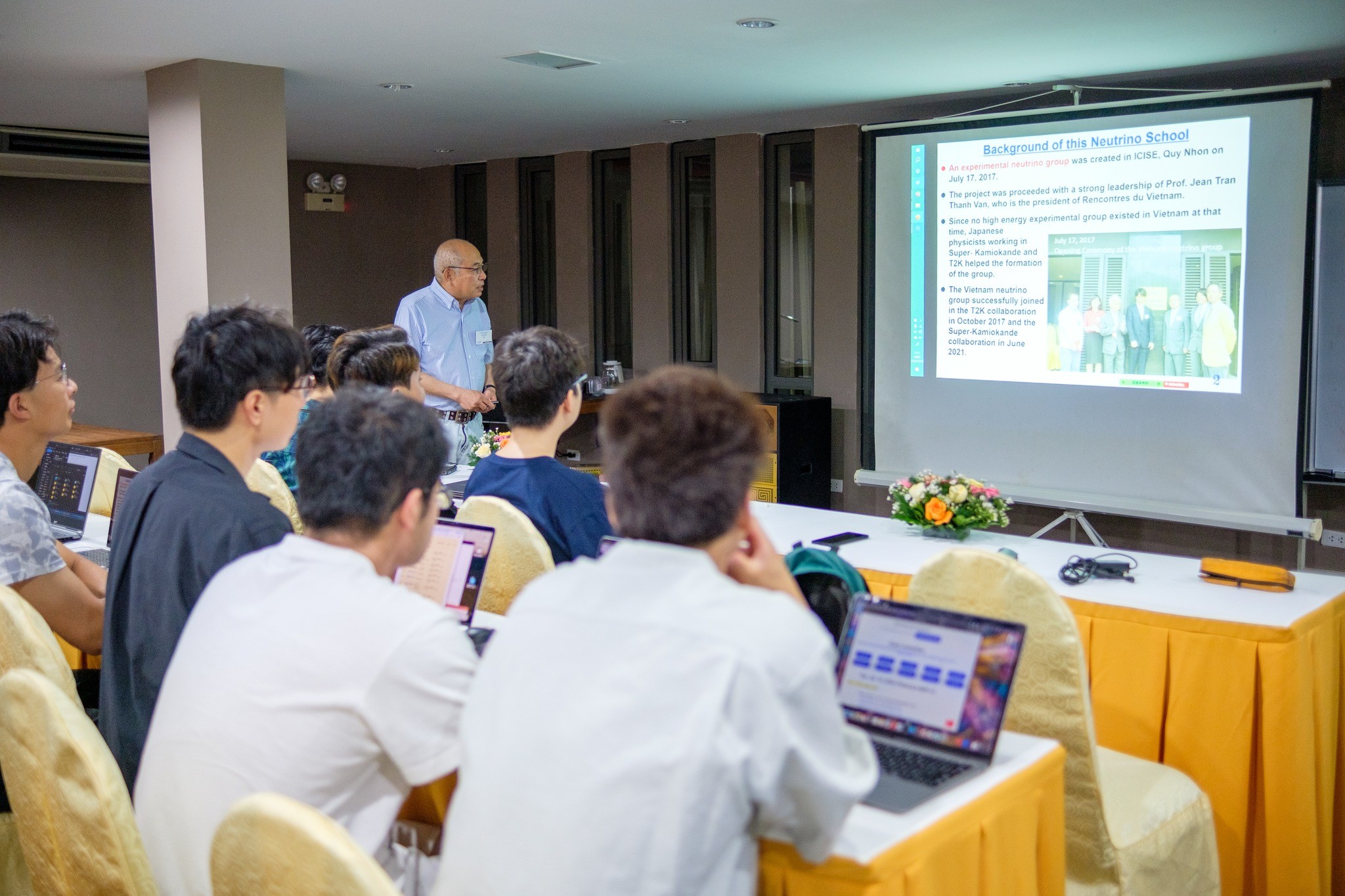 Trường học Việt Nam về Neutrinos lần thứ 8 