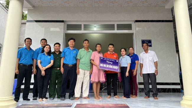 EVNGENCO1 trao tặng nhà “Mái ấm đồng nghiệp” cho người lao động có hoàn cảnh khó khăn tại Công ty Nhiệt điện Duyên Hải