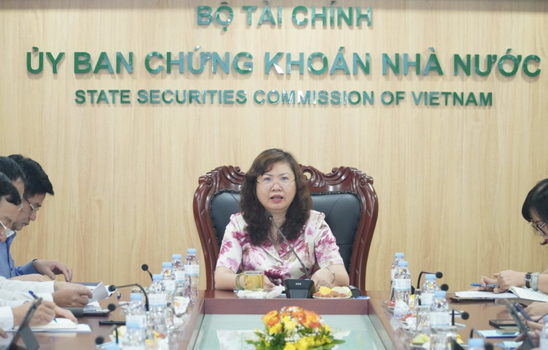 Bà Vũ Thị Chân Phương, Chủ tịch Uỷ ban Chứng khoán Nhà nước