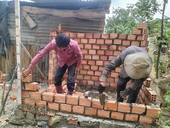 the dove fund tai tro 27 cong trinh nha ve sinh ho gia dinh co nan nhan chat doc da cam