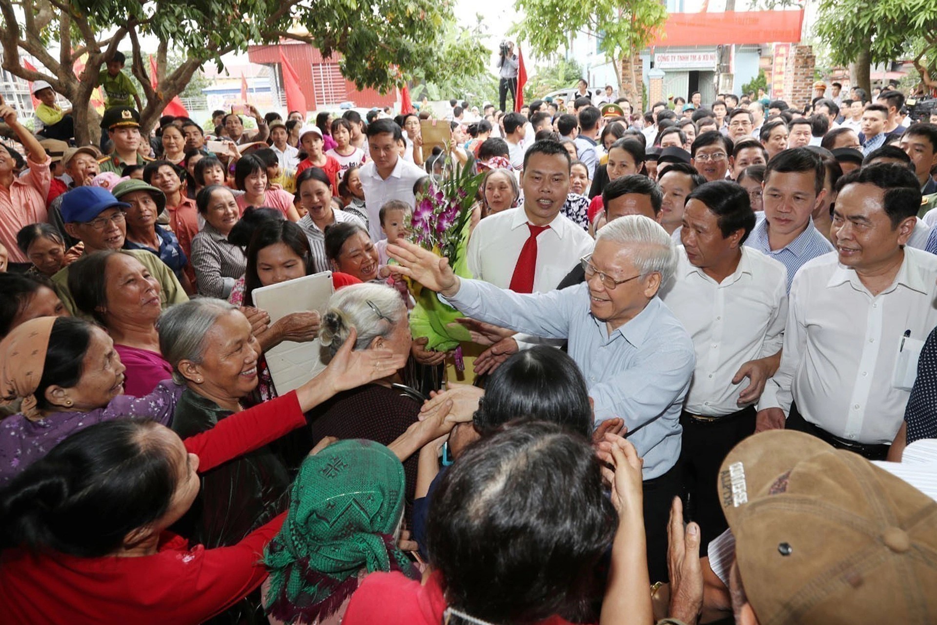 Những hình ảnh bình dị, nghĩa tình của Tổng Bí thư Nguyễn Phú Trọng