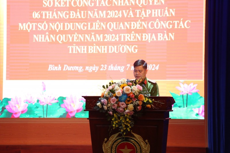 Đại tá Ngô Xuân Phú, Phó Giám đốc Công an tỉnh Bình Dương phát biểu khai mạc Hội nghị
