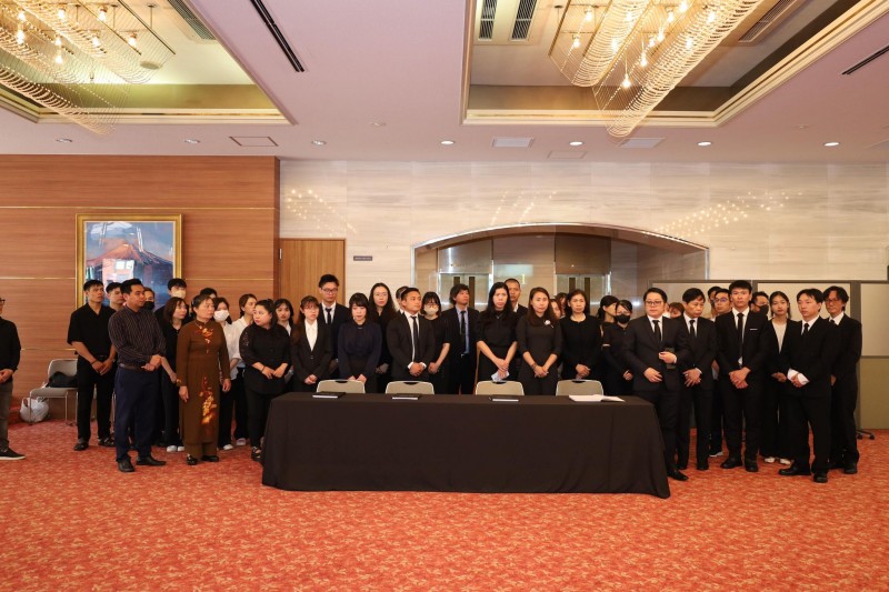 Các hội, đoàn và cá nhân tại Nhật Bản thắp hương, ghi sổ tang vĩnh biệt Tổng Bí thư Nguyễn Phú Trọng