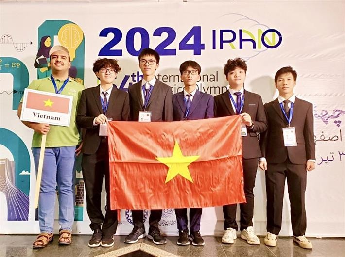 Đội tuyển Việt Nam dự thi Olympic Vật lý quốc tế năm 2024