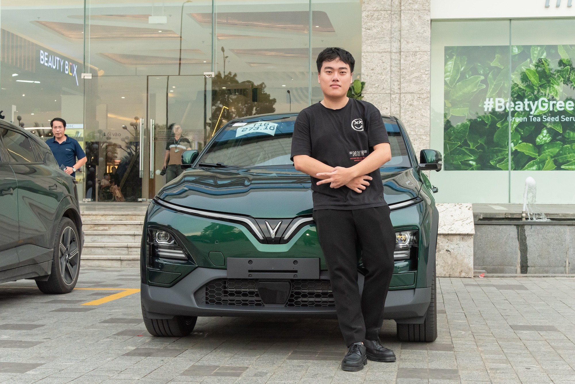 Anh Nguyễn Quang Huy (Hà Nam) muốn sớm đặt xe VF 6 để hưởng chính sách tốt của VinFast thời điểm hiện tại