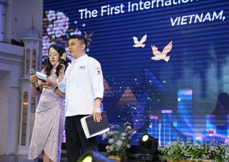 Ông Hà Hải Đoàn, Chủ tịch Hội đầu bếp chuyên nghiệp Hà Nội phát biểu tại sự kiện.