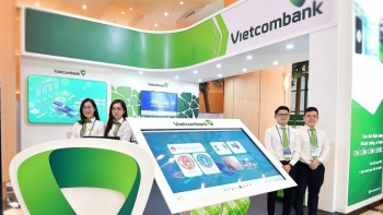 vietcombank bao loi nhuan truoc thue quy ii tang truong nho cat giam manh chi phi du phong