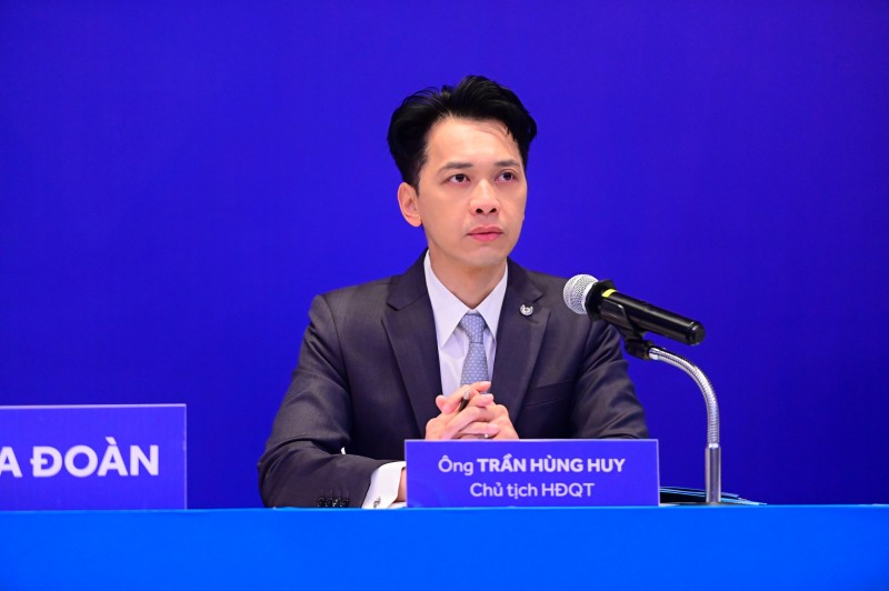 Chủ tịch Trần Hùng Huy và người có liên quan nắm gần 12% vốn tại ACB