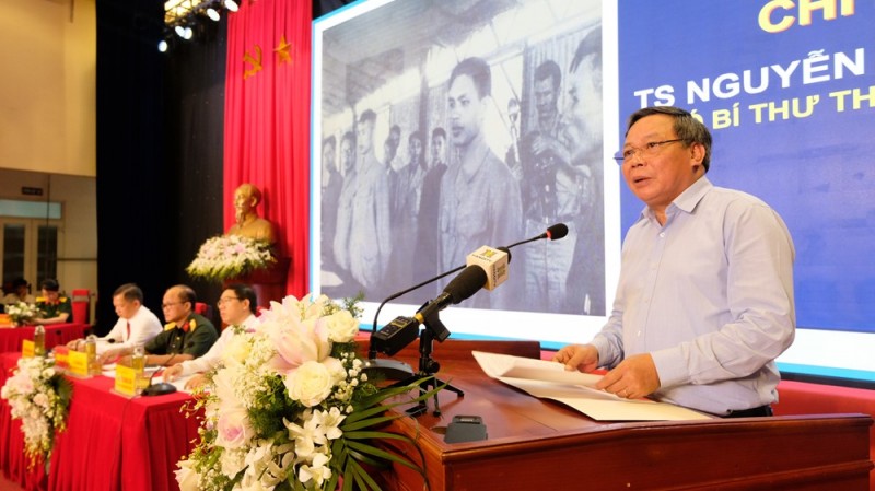 Phó Bí thư Thành uỷ Hà Nội Nguyễn Văn Phong phát biểu chỉ đạo tại hội thảo (Ảnh: T.L).