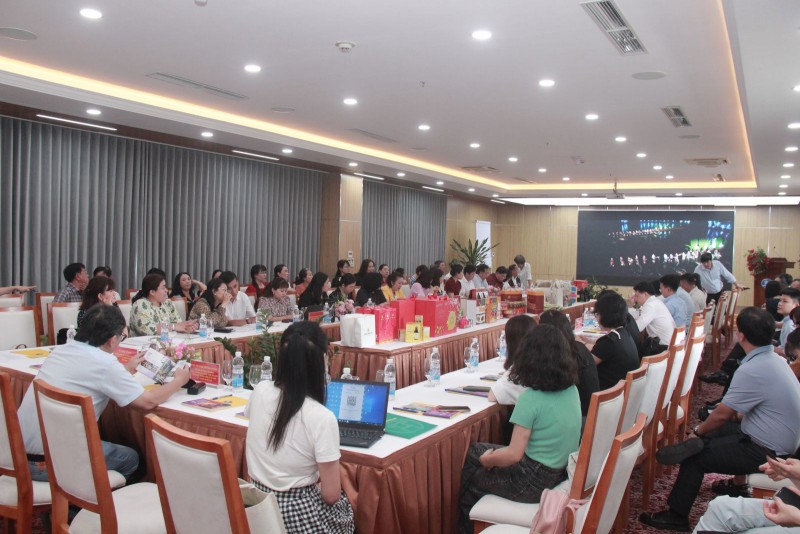 Nhiều ý kiến bổ ý được đưa ra tại buổi topaj đàm (Ảnh: T.L). Nhiều ý kiến bổ ý được đưa ra tại buổi topaj đàm (Ảnh: T.L).