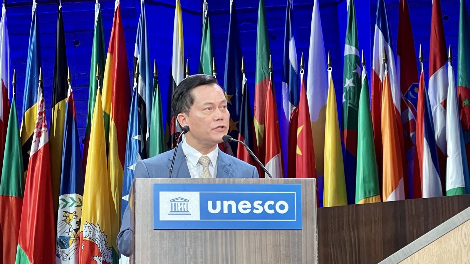 Chủ tịch UNESCO Việt Nam: Các bạn trẻ có thể phát triển du lịch dựa trên các di sản