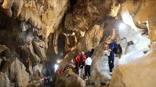 Chủ tịch UNESCO Việt Nam: Các bạn trẻ có thể phát triển du lịch dựa trên các di sản