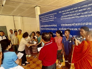 ho tro nguoi dan bi thiet hai do lu lut tai huyen vieng kham va pac xeng tinh luong pha bang lao