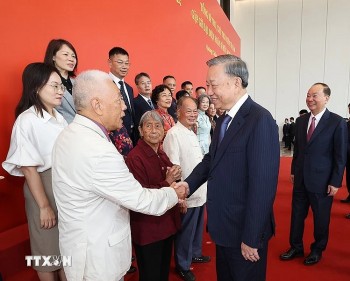 [Ảnh] Tổng Bí thư, Chủ tịch nước Tô Lâm gặp gỡ đại diện nhân sỹ hữu nghị Trung Quốc