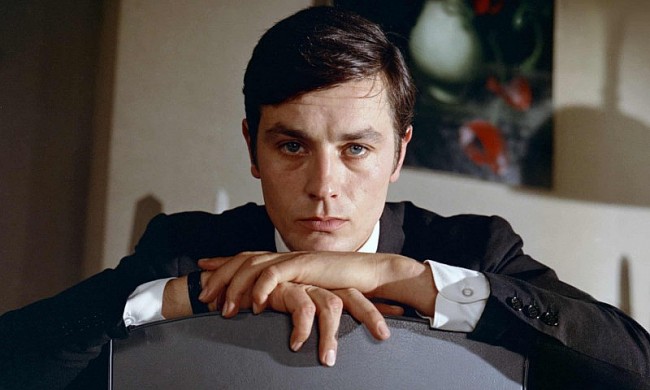 Huyền thoại điện ảnh Pháp Alain Delon qua đời ở tuổi 88