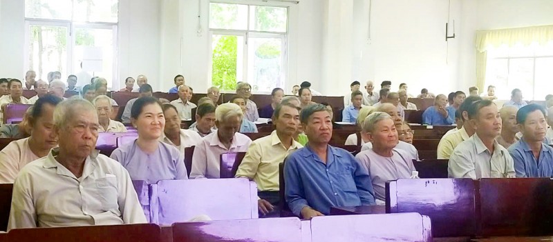 Phổ biến chính sách, pháp luật về an toàn giao thông cho chức sắc, chức việc, nhà tu hành các tôn giáo