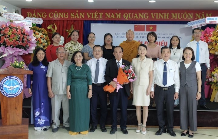 Ban Chấp hành Hội hữu nghị Việt Nam - Trung Quốc thành phố Đà Nẵng khoá VI ra mắt Đại hội. (Ảnh: danang.gov.vn)