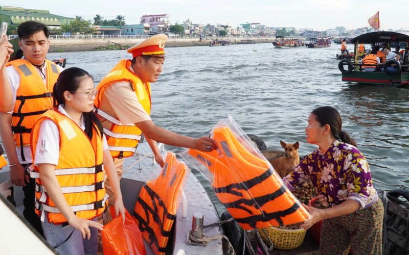 Cần Thơ bảo đảm trật tự, an toàn giao thông trong dịp Lễ 2/9 và tháng cao điểm học sinh đến trường