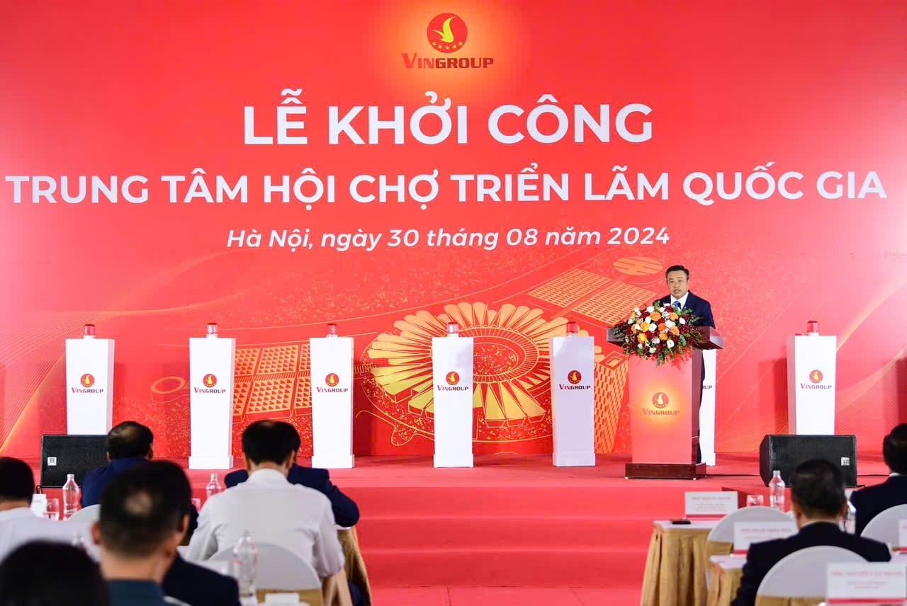 Ông Trần Sỹ Thanh - Ủy viên Trung ương Đảng, Phó Bí thư Thành ủy, Chủ tịch UBND thành phố Hà Nội phát biểu tại Lễ Khởi công Trung tâm Hội chợ Triển lãm Quốc gia - công trình trọng điểm tại thành phố Hà Nội