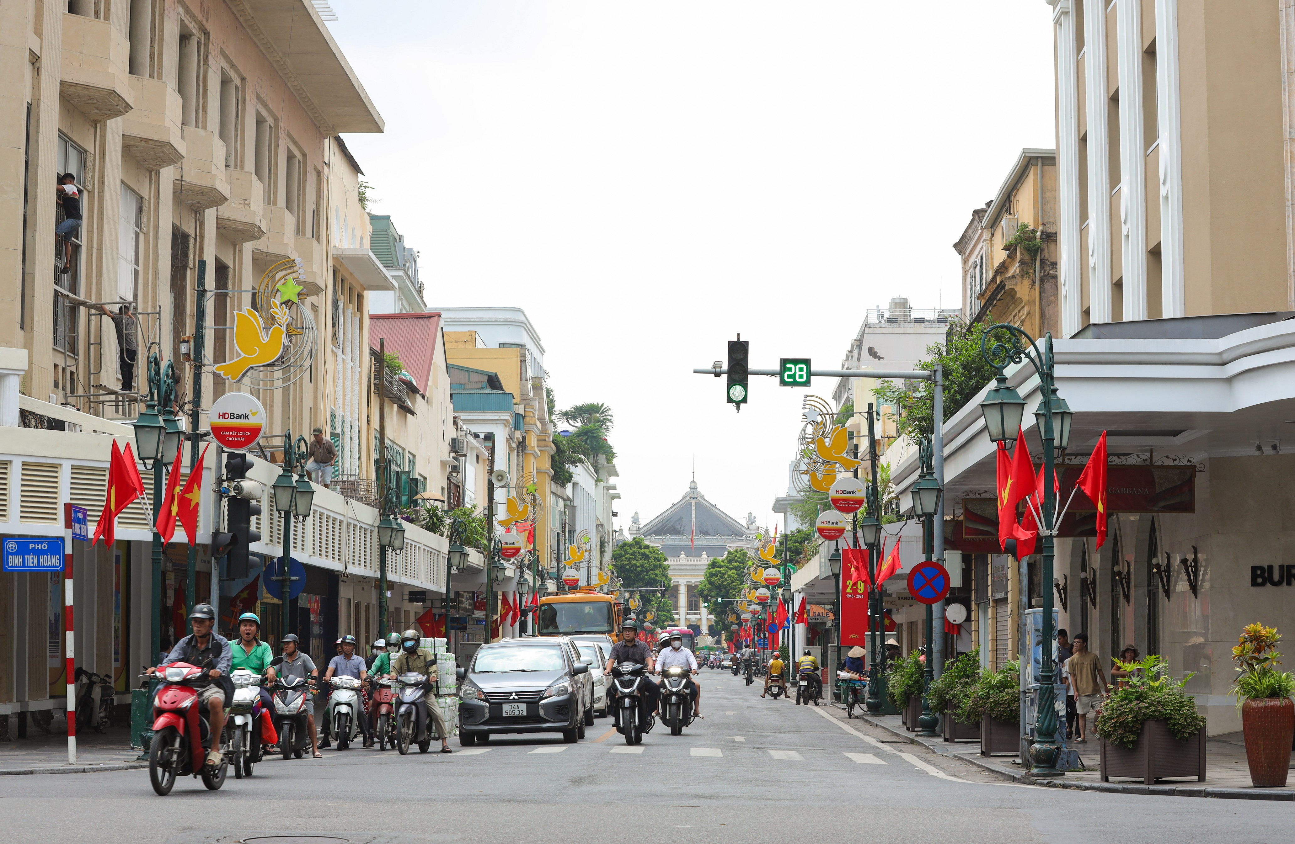 Dự báo ngày 1/9 Hà Nội ngày nắng, chiều tối và đêm có lúc có mưa rào và dông. (Ảnh minh họa: Đinh Hòa)