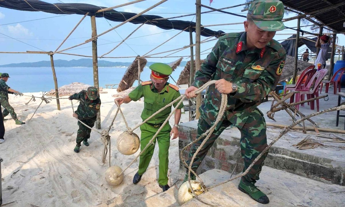 [Ảnh] Việt Nam đoàn kết căng mình chống bão Yagi