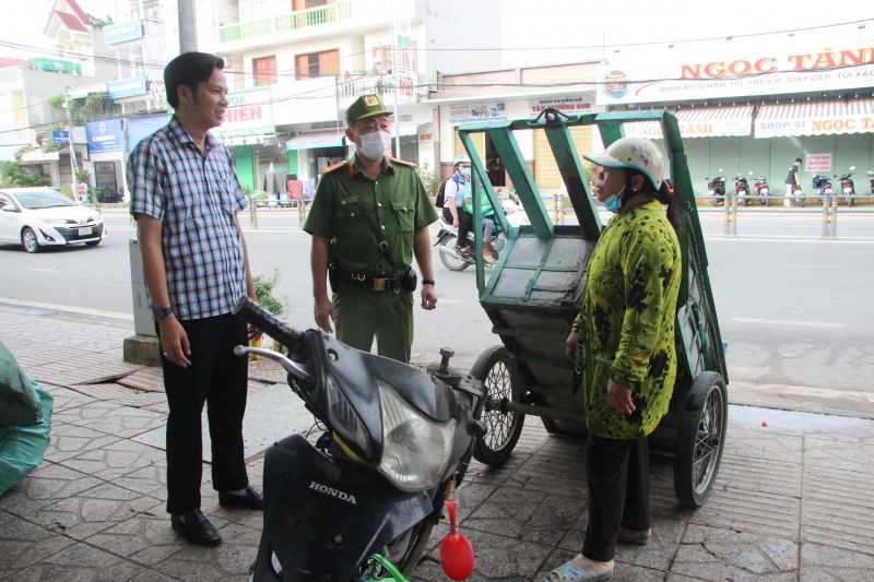 Cần Thơ khắc phục tình trạng mất an toàn giao thông đường dẫn cầu Trần Hoàng Na