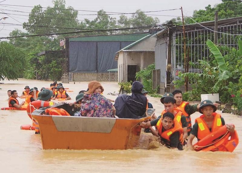 Diễn biến mưa lũ miền bắc có nhiều diễn biến phức tạp, ảnh hưởng tới đời sống người dân (Ảnh: T.L).