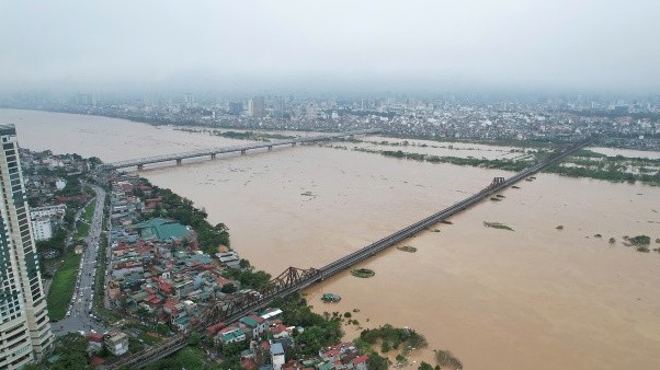 Triển khai công điện khẩn phòng chống lũ, đảm bảo tính mạng nhân dân là trên hết