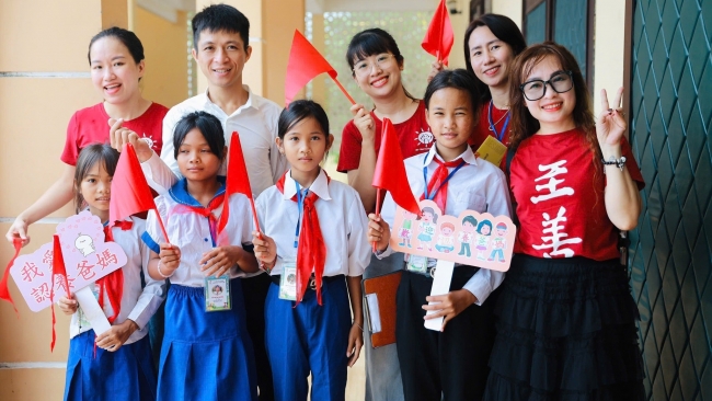 792 học sinh Quảng Trị nhận học bổng từ Zhi Shan Foundation