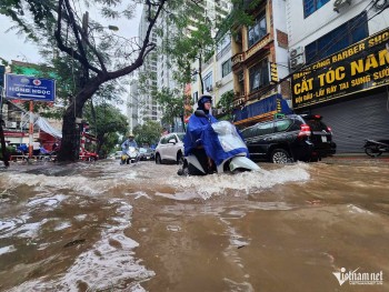 Thời tiết hôm nay 17/9: Biển Đông gió mạnh, sóng lớn, cả nước có mưa