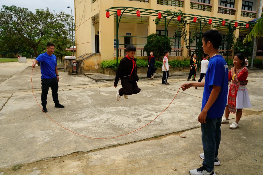 Mang trung thu ấm áp đến trẻ em mọi miền