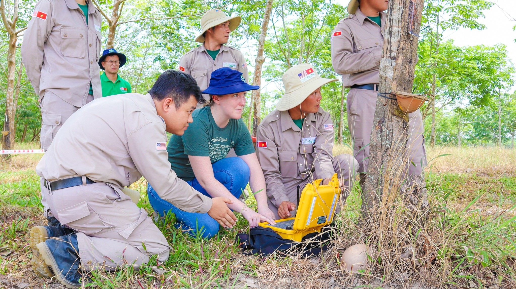 PeaceTrees Vietnam có nhiều đóng góp trong công tác rà phá bom mìn và tái thiết các khu vực bị tàn phá bởi chiến tranh tại Việt Nam. (Ảnh: PeaceTrees Vietnam)