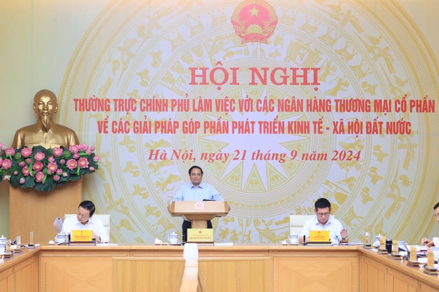 Thủ tướng đề nghị các ngân hàng hiến kế về lãi suất, tăng trưởng tín dụng