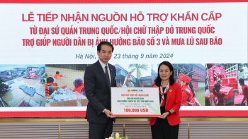 Hội Chữ thập đỏ Trung Quốc quyên góp 100.000 USD ủng hộ nhân dân Việt Nam khắc phục hậu quả bão lũ