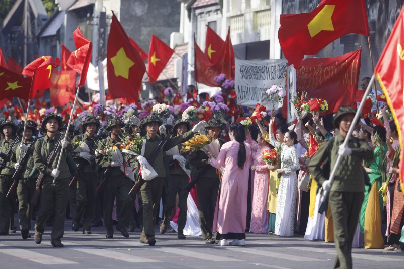 “Thăng Long - Hà Nội trường tồn cùng tuế nguyệt, vững vàng, khí phách hiên ngang”