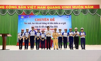 Học sinh Cần Thơ nói không với điều khiển xe cơ giới khi chưa đủ điều kiện